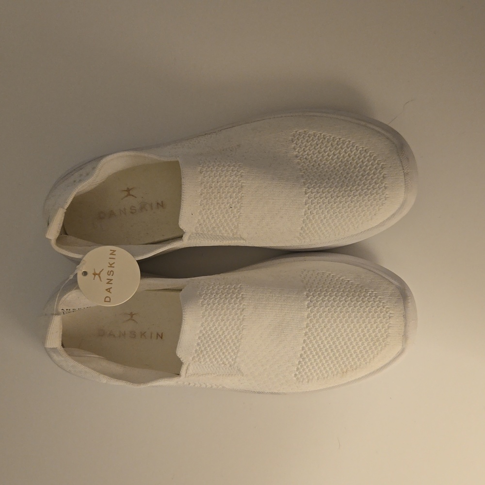 Dancing Admire Slip On Stretch Sneakers Size 8 White